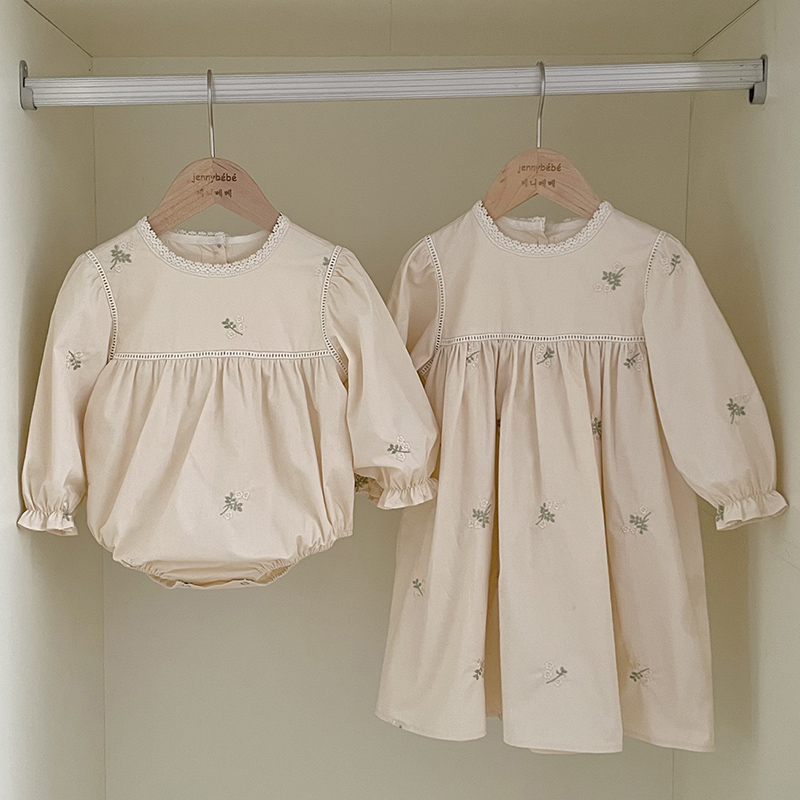 Baby Clothing Crochet - 小さな女の子のための家族のマッチングドレス,姉妹の衣装,姉妹のドレス,刺繍された中空のドレス,プリンセスドレス,ロンパース