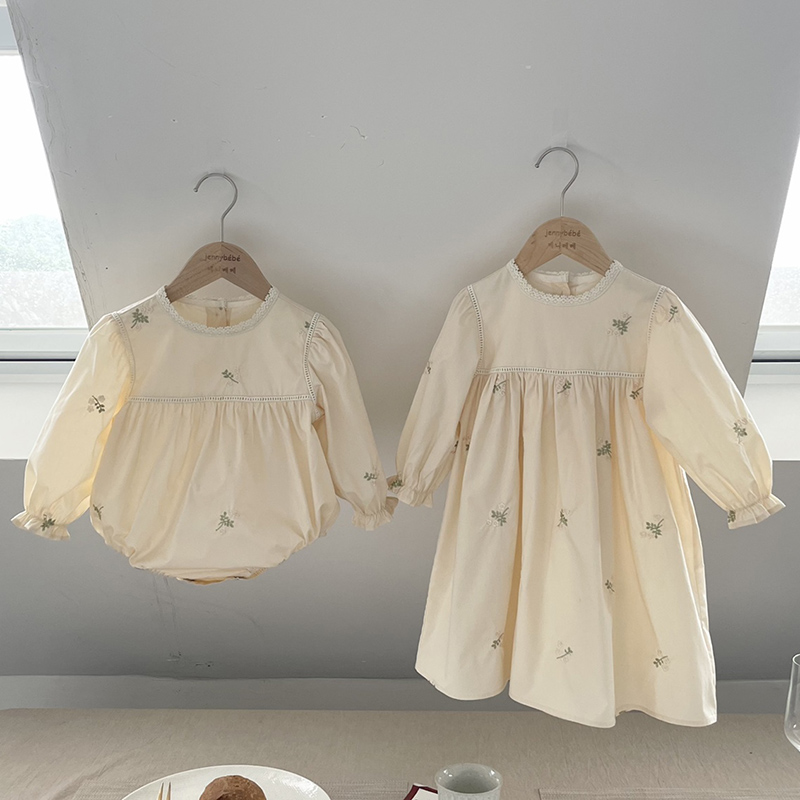 小さな女の子のための家族のマッチングドレス,姉妹の衣装,姉妹 - Baby Clothing Crochet のレビューと価格
