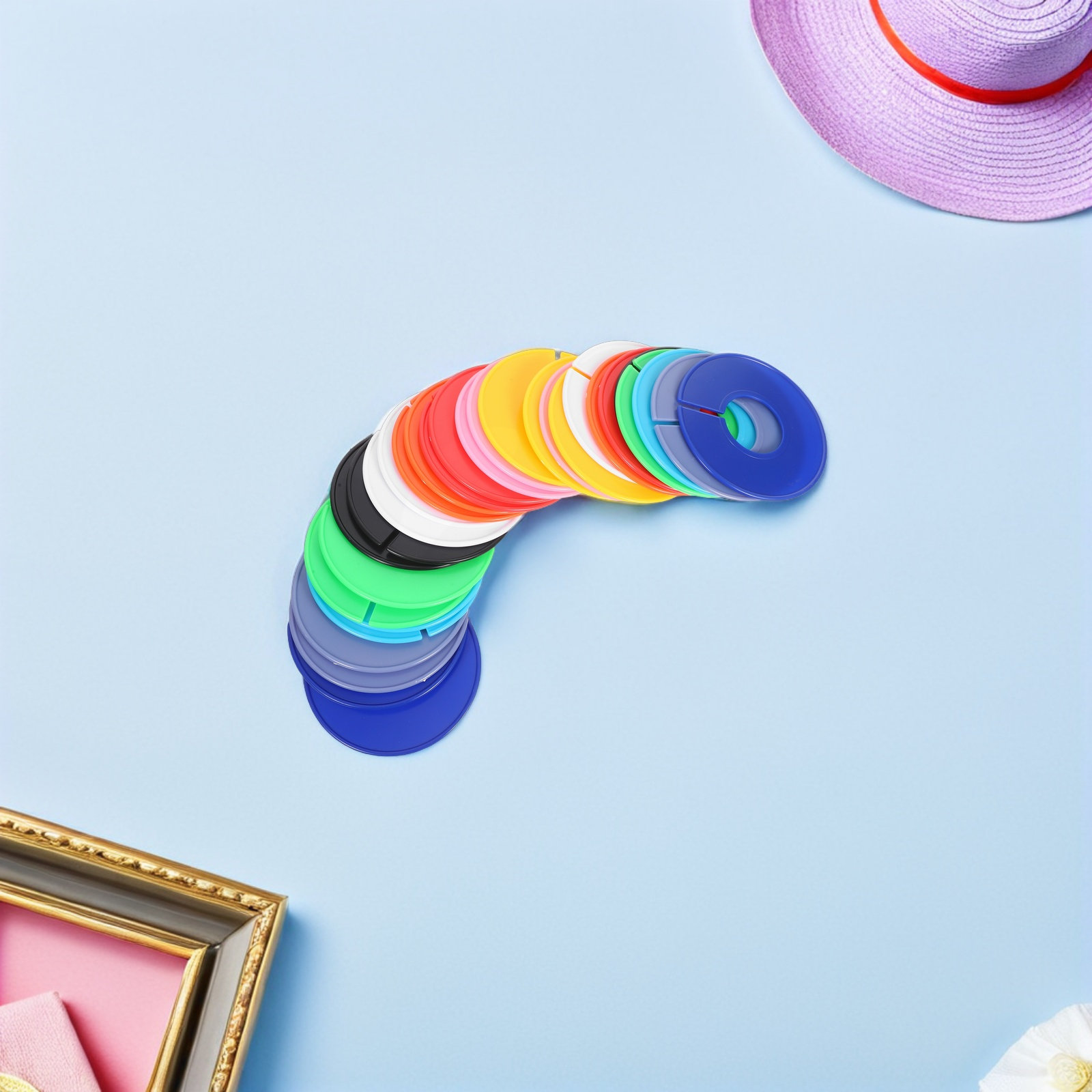 30個入り 丸型衣類仕分けリング プラスチックハンガータグ  - Baby Clothing Tags のレビューと価格